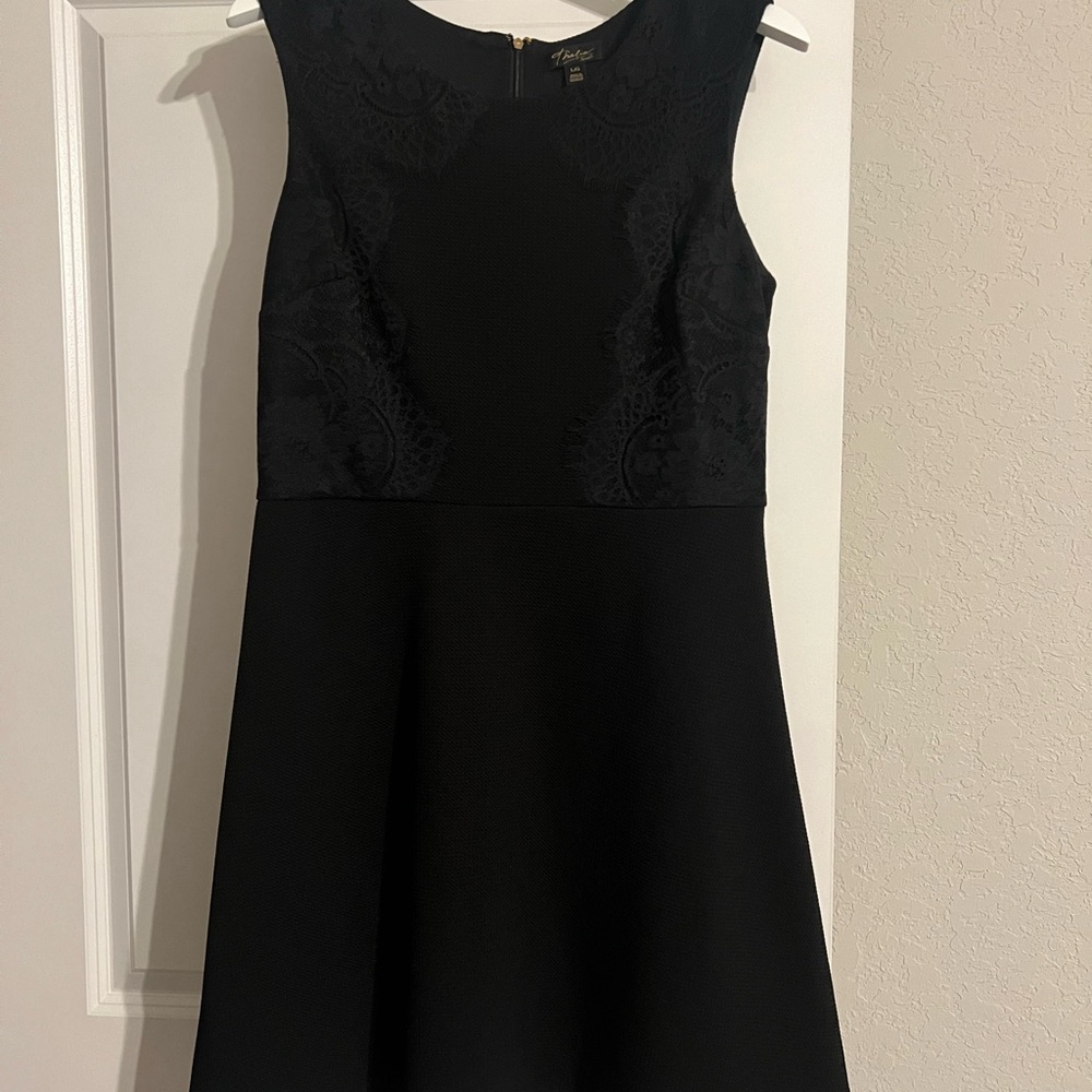 Elegant Black Sleeveless Dress